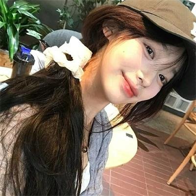 色肉毒蝎女